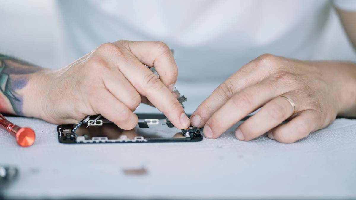 How to repair your cracked iPhone screen?